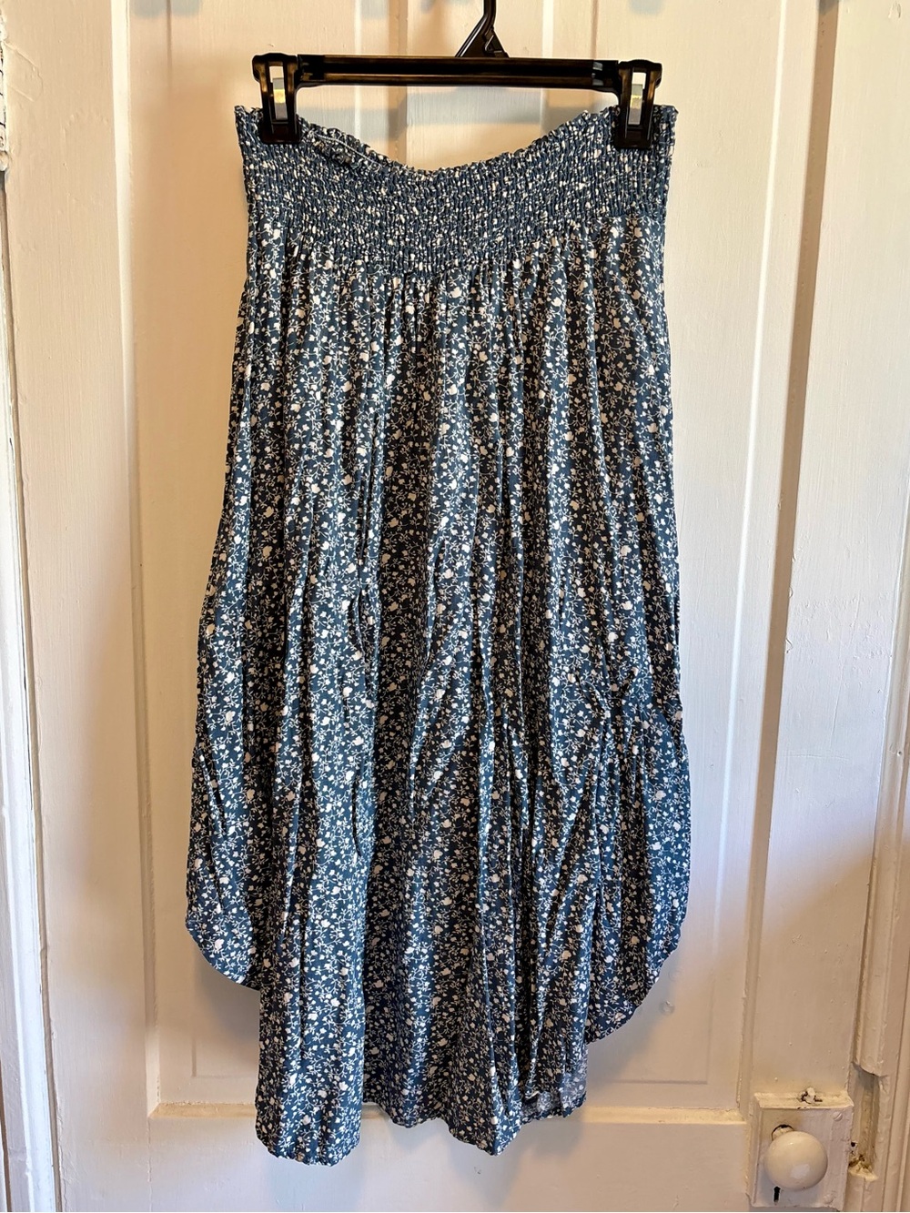 Sozy Mia Midi Skirt in Blue Calico Floral, size Extra Large